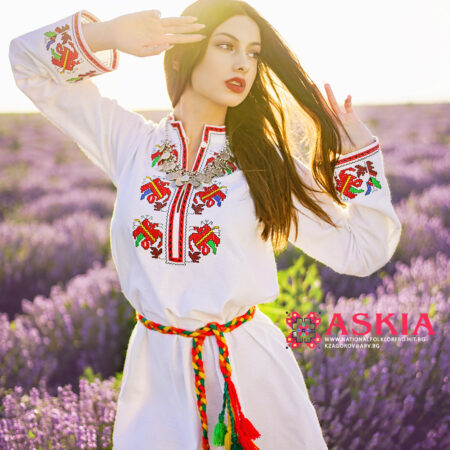 Дамска бродирана тракийска риза Джиновски модел