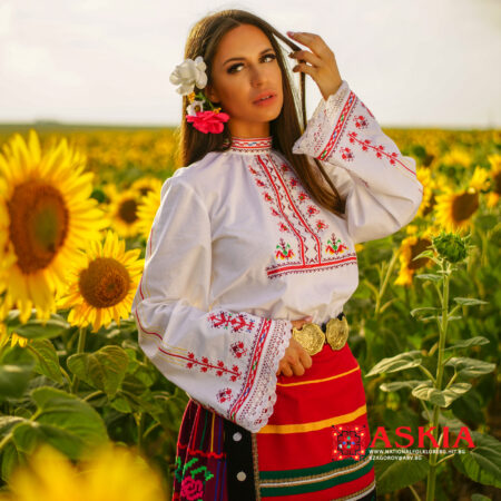 Дамска дълга риза със северняшки шевици